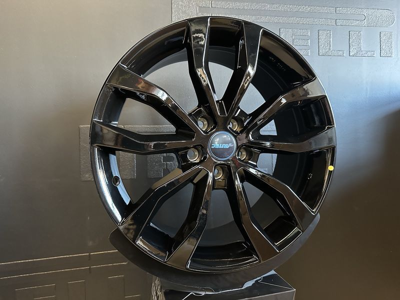 18цола 5x114.3 Toyota Kia Hyundai Mazda Nissan 4бр