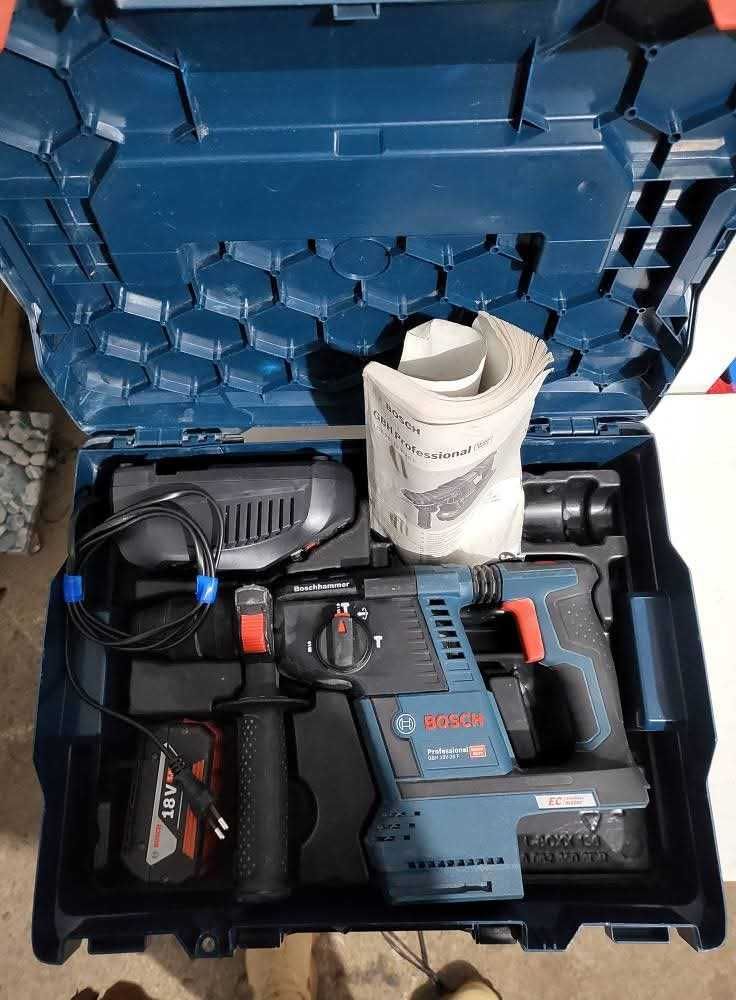 Set 6 Bosch 6bateri 5 incarcatoare si cutii stare foarte buna