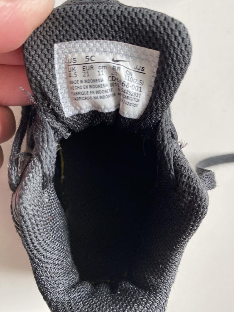Детски маратонки NIKE…