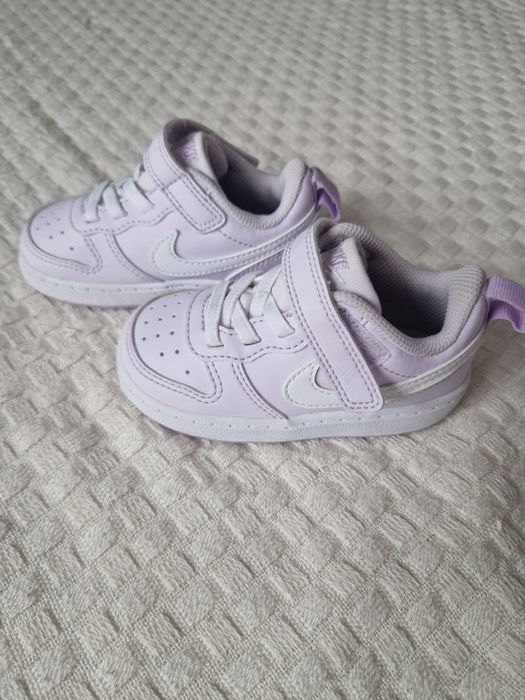 Adidasi Nike Fete lila