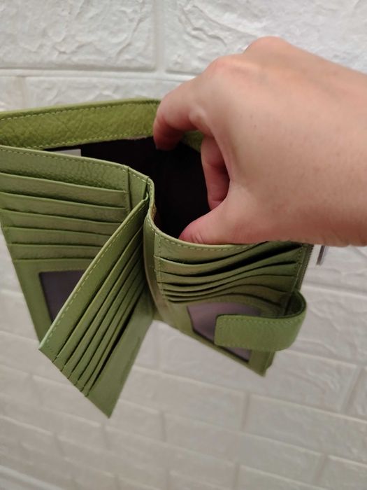 Дамски портмонета