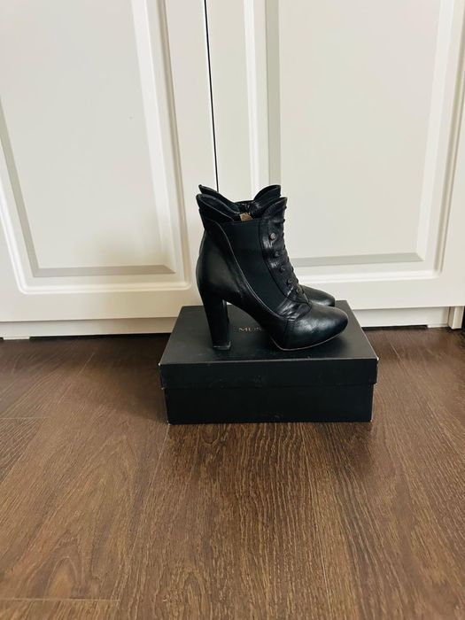 Ghete / botine , din piele Musette , negre , numarul 37