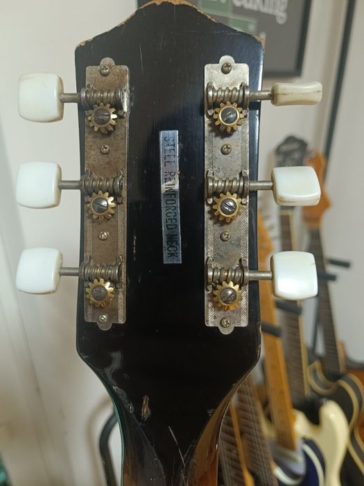 Китари Teisco и Custom.