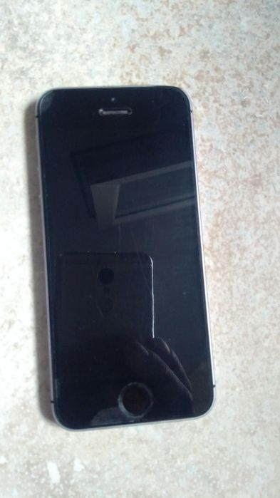 Продавам iphone 5se