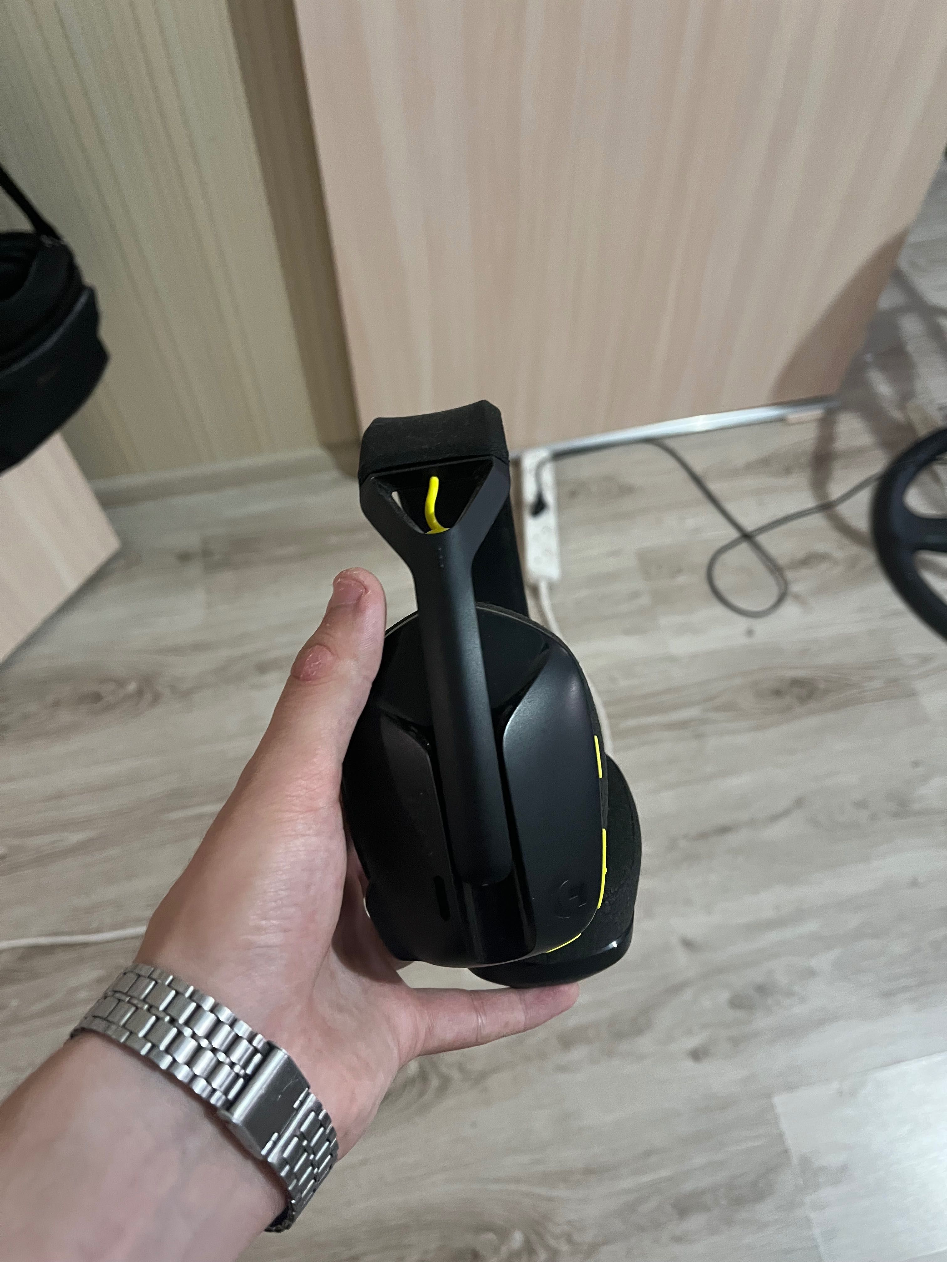 Продам Наушники Logitech 435