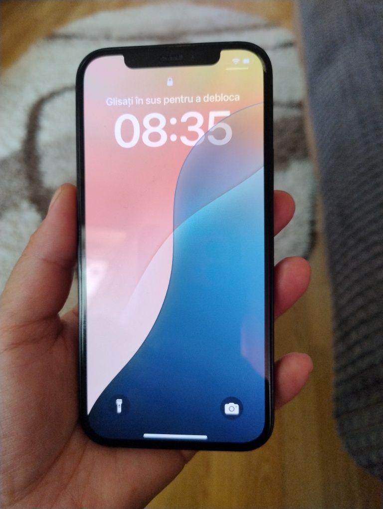 iPhone 12 ,in stare foarte buna