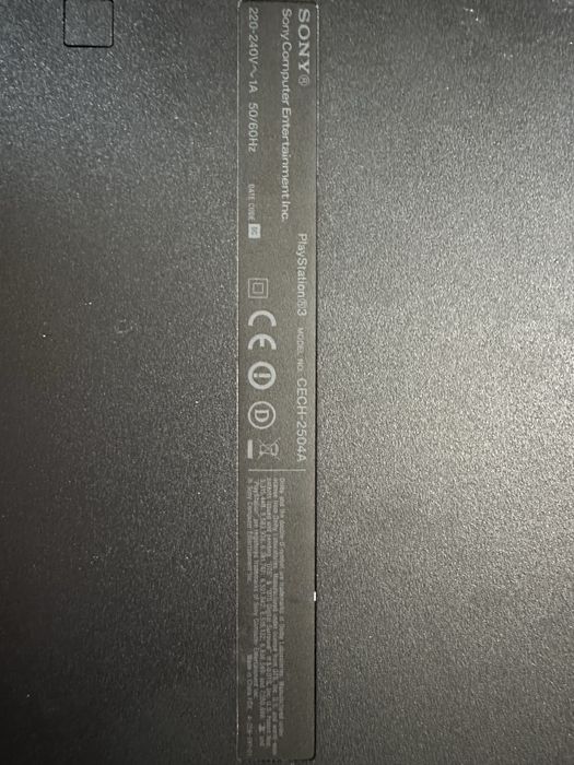 Конзола PS3 с два джойстика+ игра