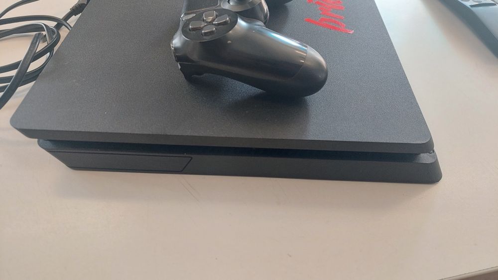 Игра PS 4 Slim 1TB + Джойстик