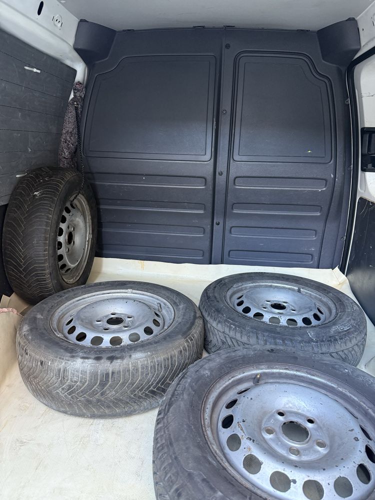 ФолксвГен Кади VW CADDY 2015 109k.c. 2.0