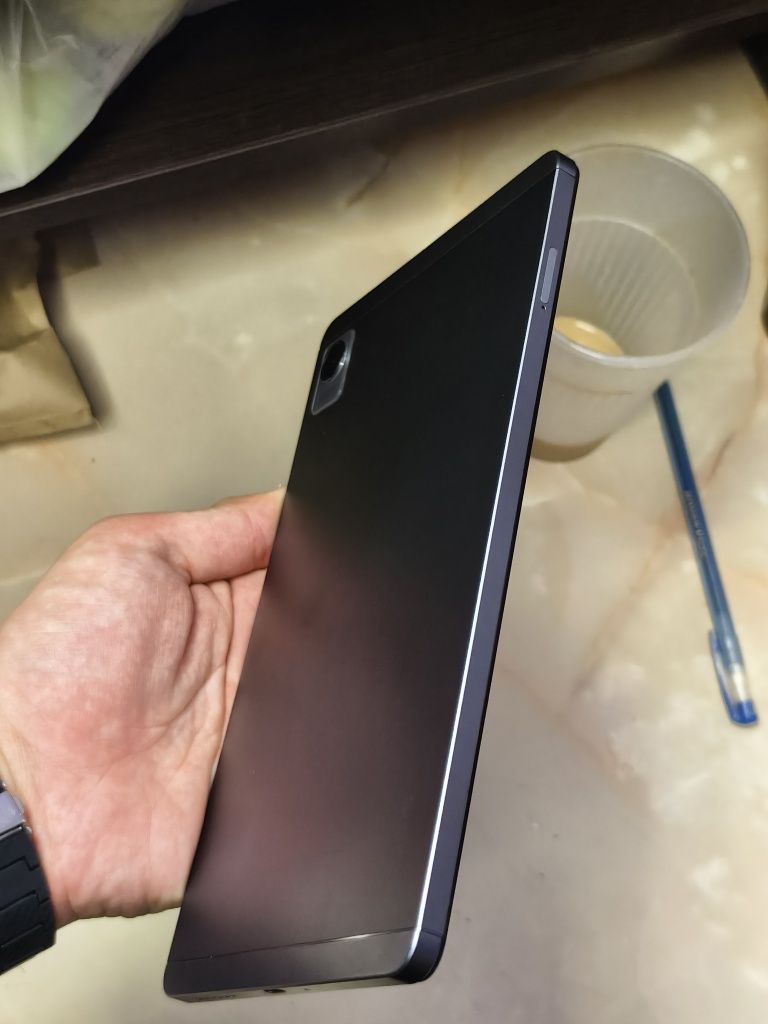 Realme pad mini 4/64 есть слот для сим карты