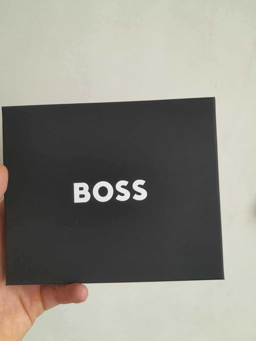 BOSS синьо кожено портмоне
