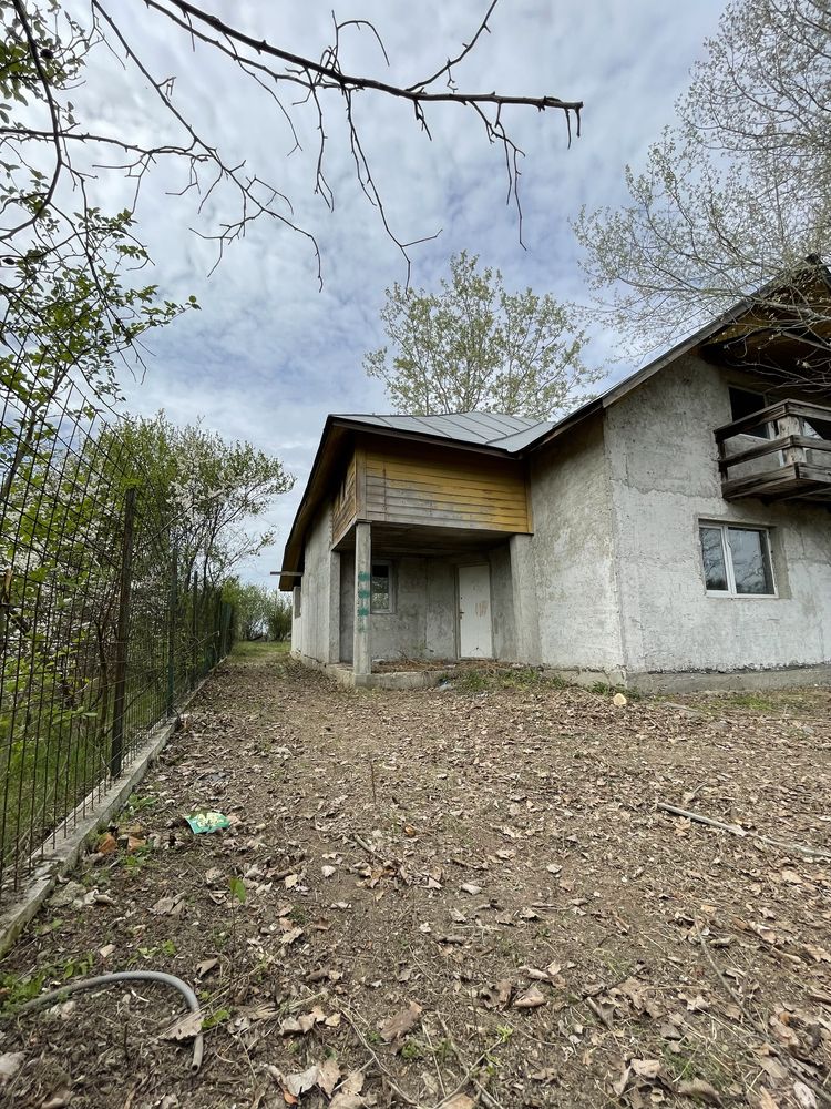 Casa + teren de vanzare in satul Burias, comuna Peris, judetul Ilfov.