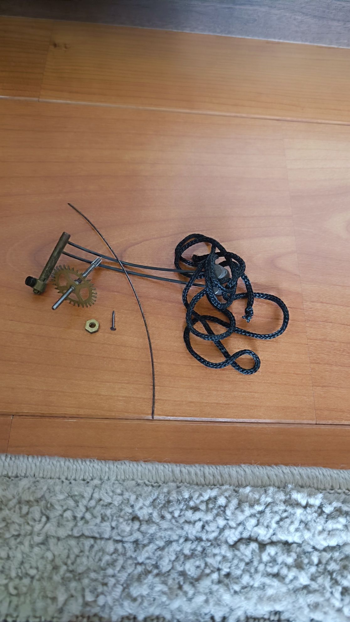 Ceas vechi de perete cu pendul