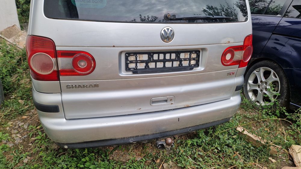 Carlig de remorcare cu instalatie si priza