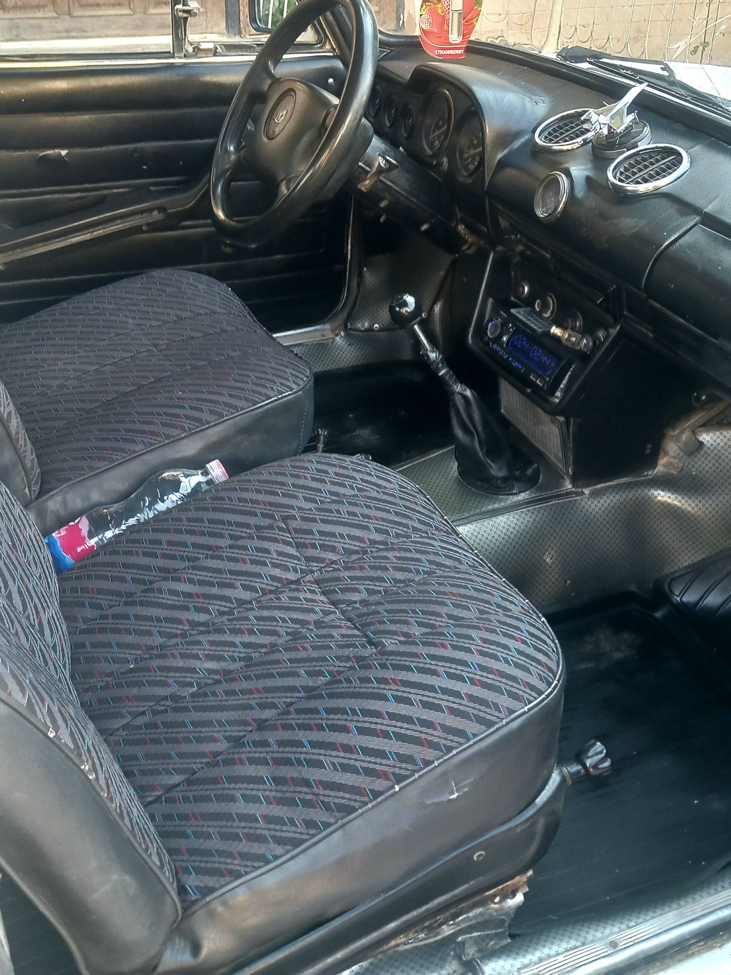 Vaz 2106 sotiladi