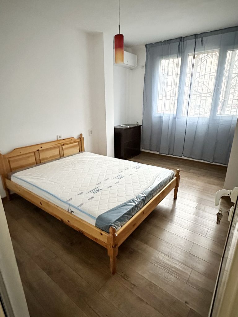 Дава се под наем Тристаен апартамент в Благоевград, Запад - 75 кв.м за 331.5 € - Снимка #6