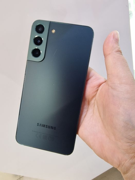 Продам самсунг с 22 + на 256 гб  хорошем  состоянии