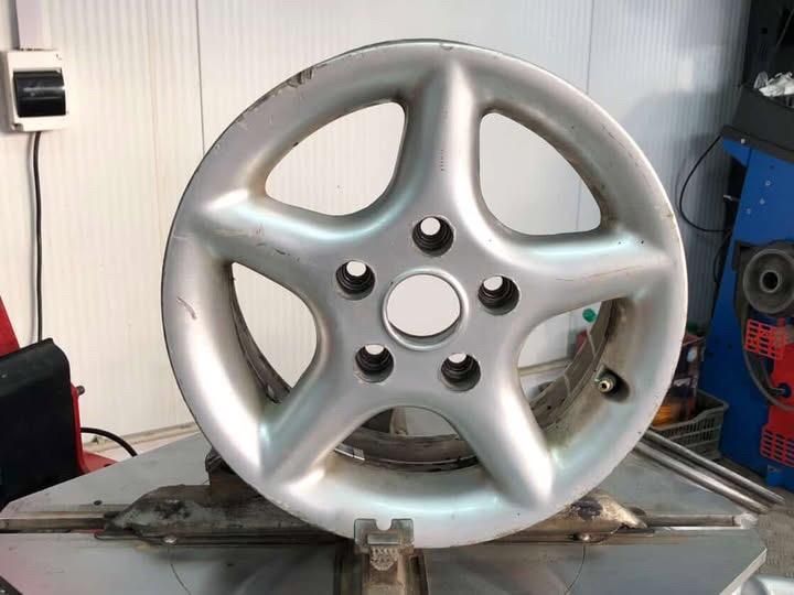 Продаю диски с шинами в отличном состоянии. Торг есть