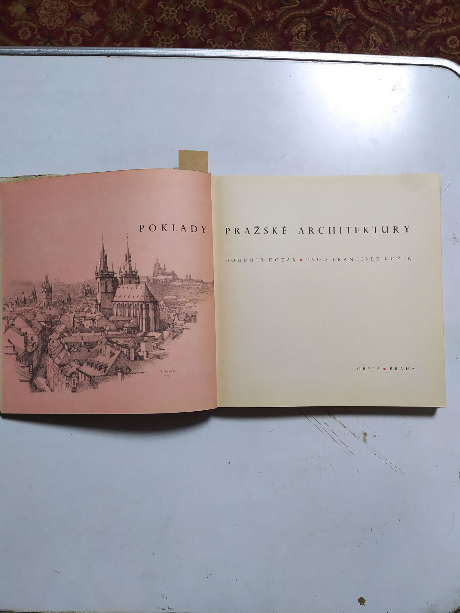 Продам книги по архитектуре Польши на польском языке и Чехии