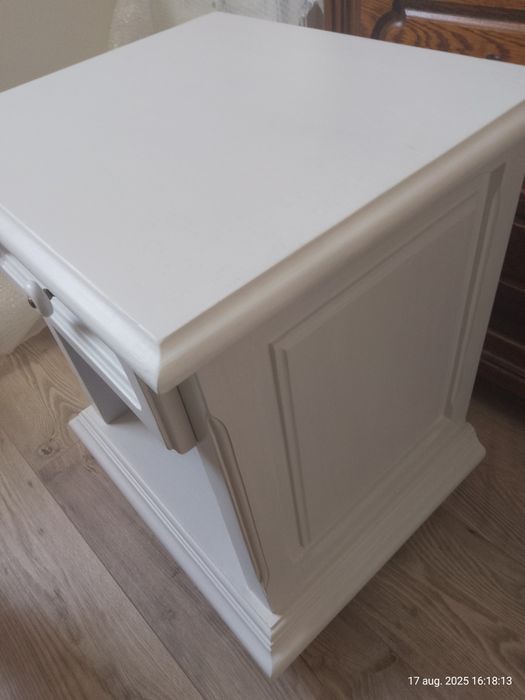 Vand 2 noptiere reconditionate