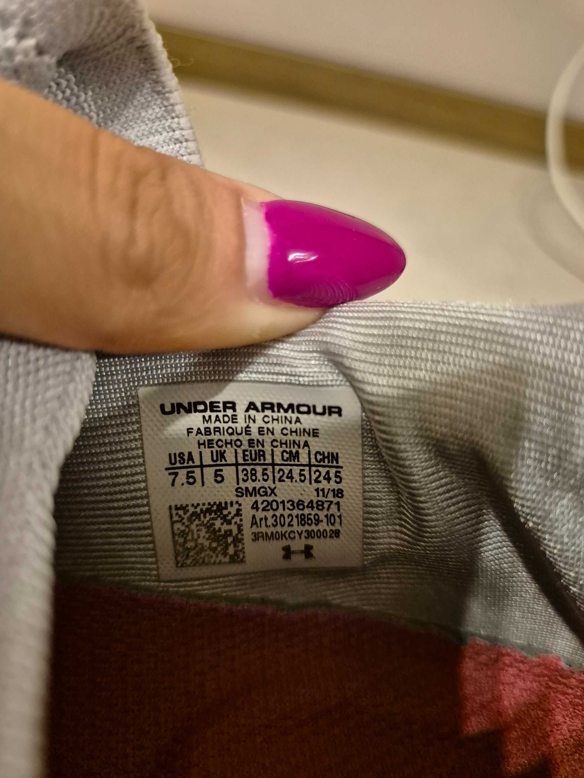Спортни обувки Under Armour