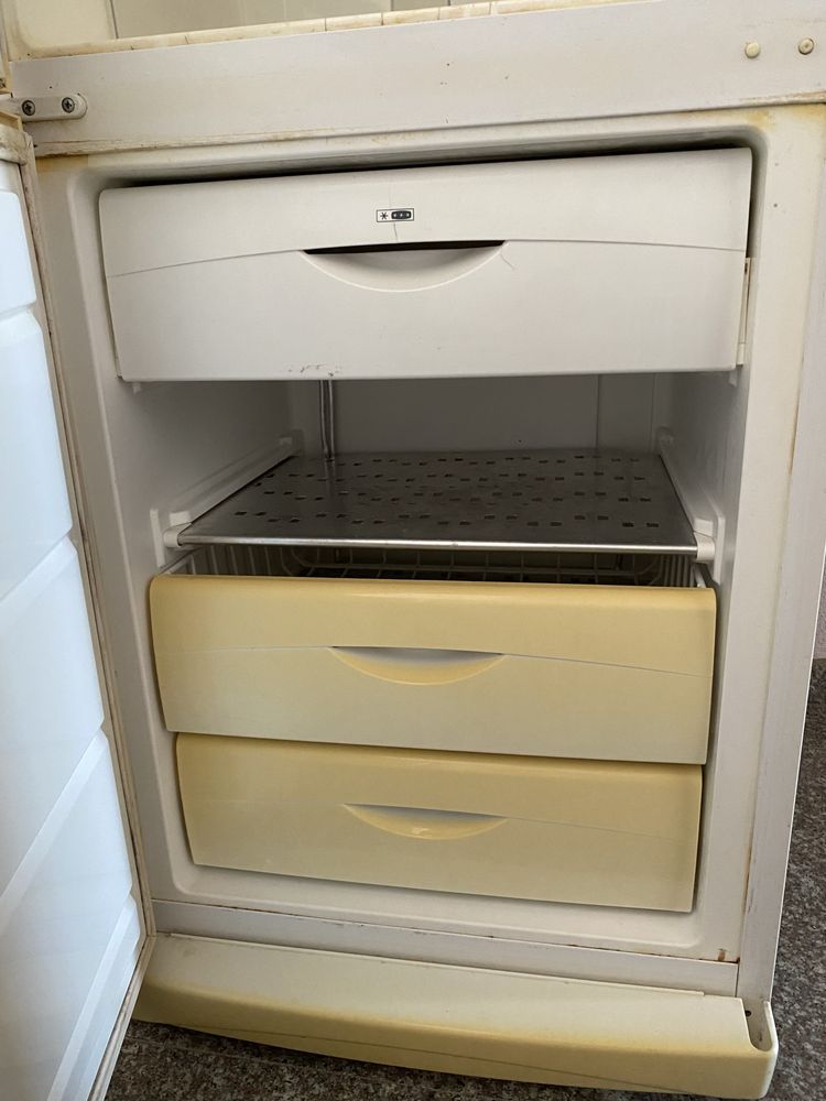 Хладилник Whirlpool