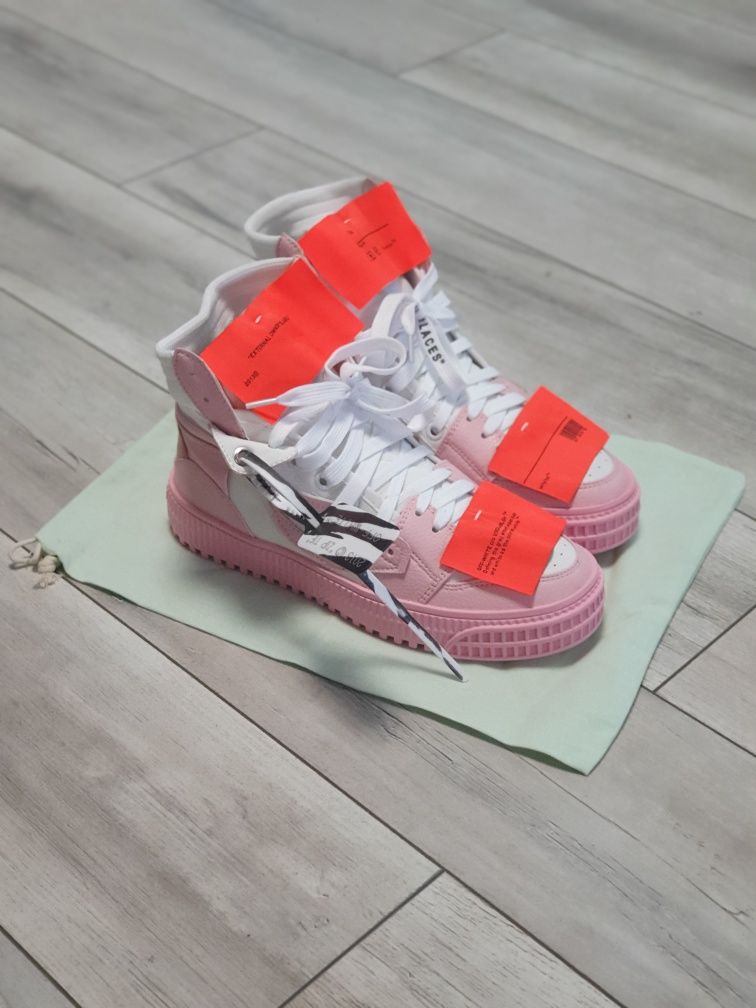 Vând OFF WHITE Court 3.0