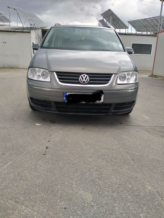 Vând Volskwagen Touran motor 1.9