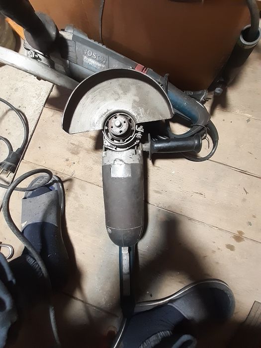 Polizor mare Bosch GWS 22. 230 j