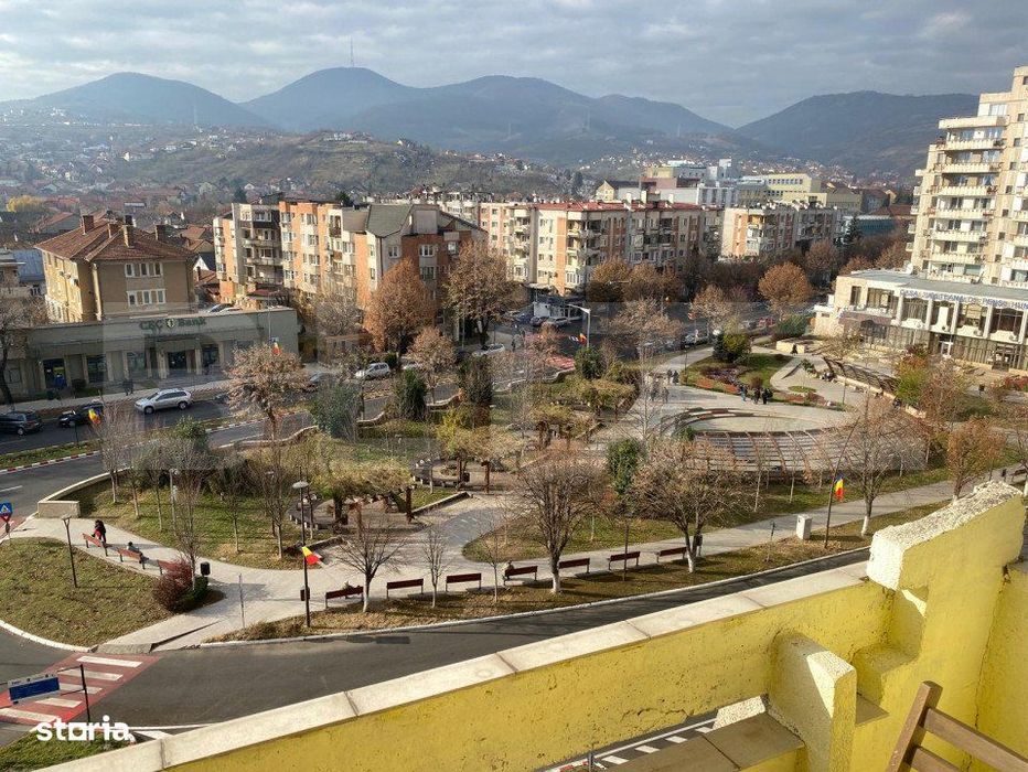 Apartament cu 3 Camere – Priveliste Panoramica, Bulevardul Decebal