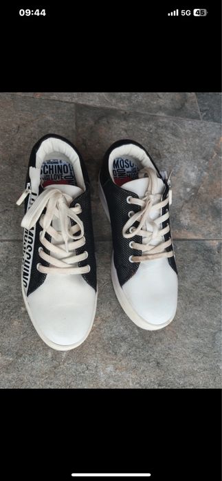 Adidasi Love Moschino