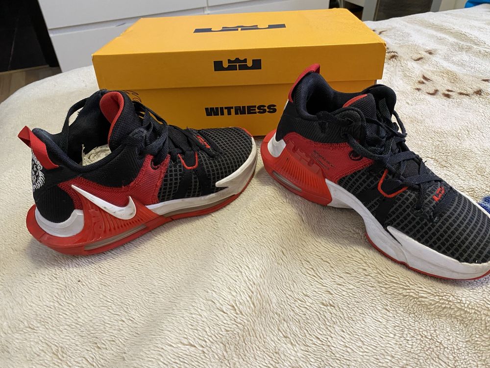 Adidasi LeBron Witness VII copii