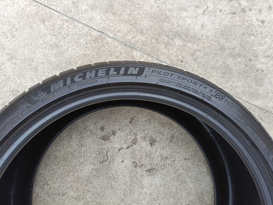 Doua anvelope de vara 245 35 20 michelin pilot sport 4S
