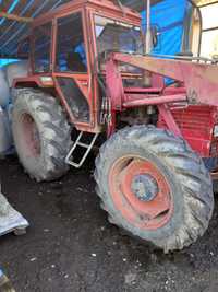 Tractor cu încarcator frontal