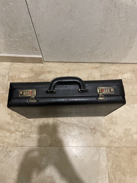 Servieta piele neutilizata