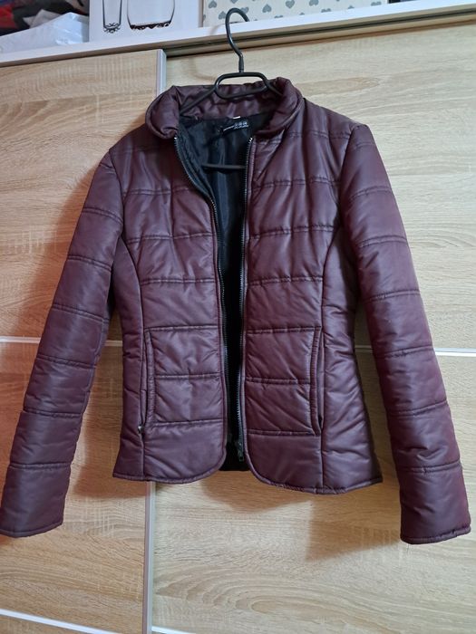 Vând geaca de fâș mov