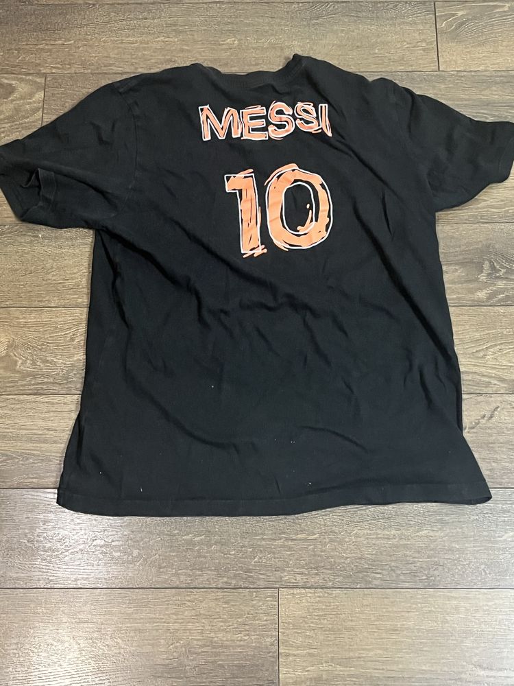 Продавам дрехи(ellesse, adidas)