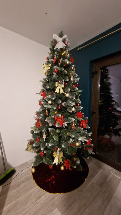 Brad de Crăciun artificial cu tenta naturală