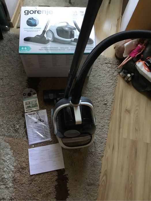 Aspirator fara sac Gorenje cu filtre curate trage fb