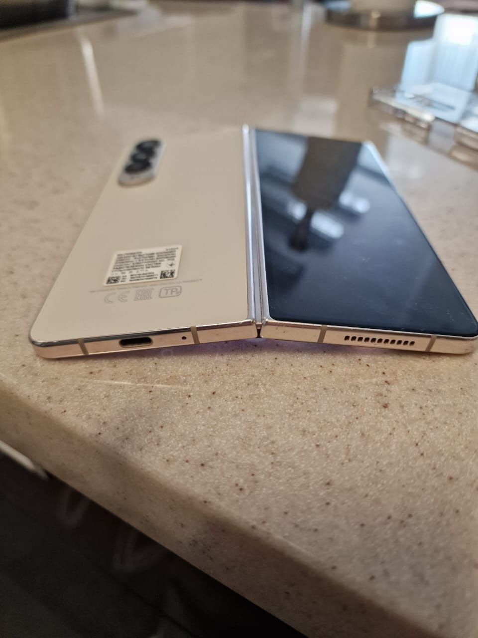 Продаю Samsung Z Fold4