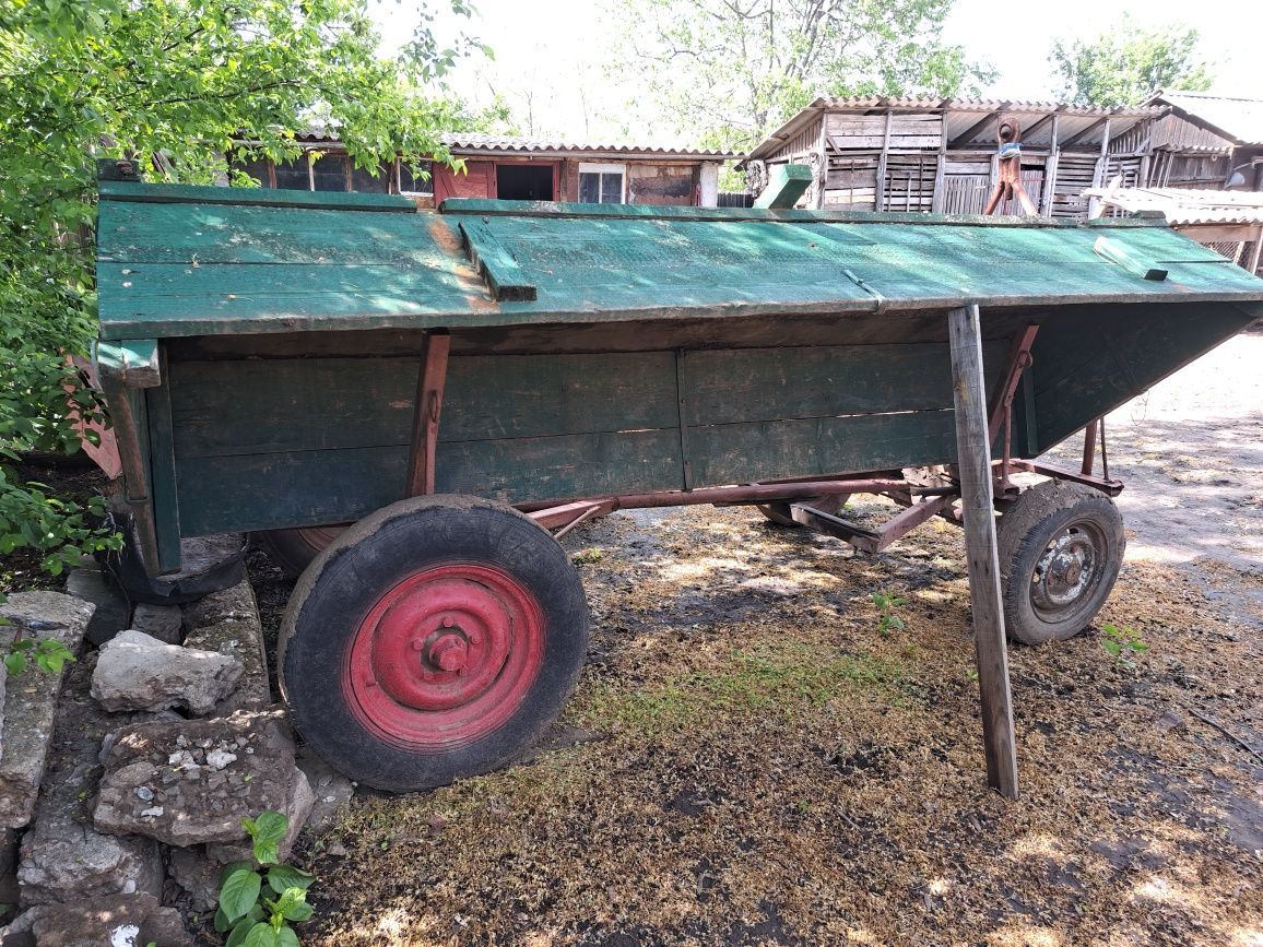 Căruță. Remorcă tractoras