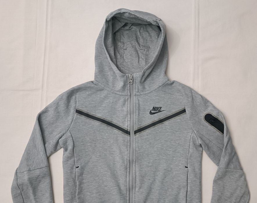 Nike Tech Fleece Sweatshirt оригинално горнище ръст 137-147см Найк