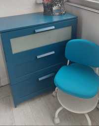 Продавам въртящ се стол за детска стая син цвят + шкаф