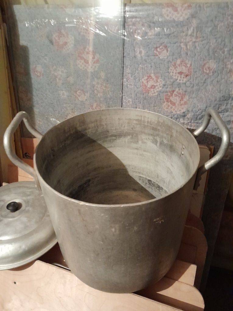 Продам посуда. Кастрюля 20л СССР