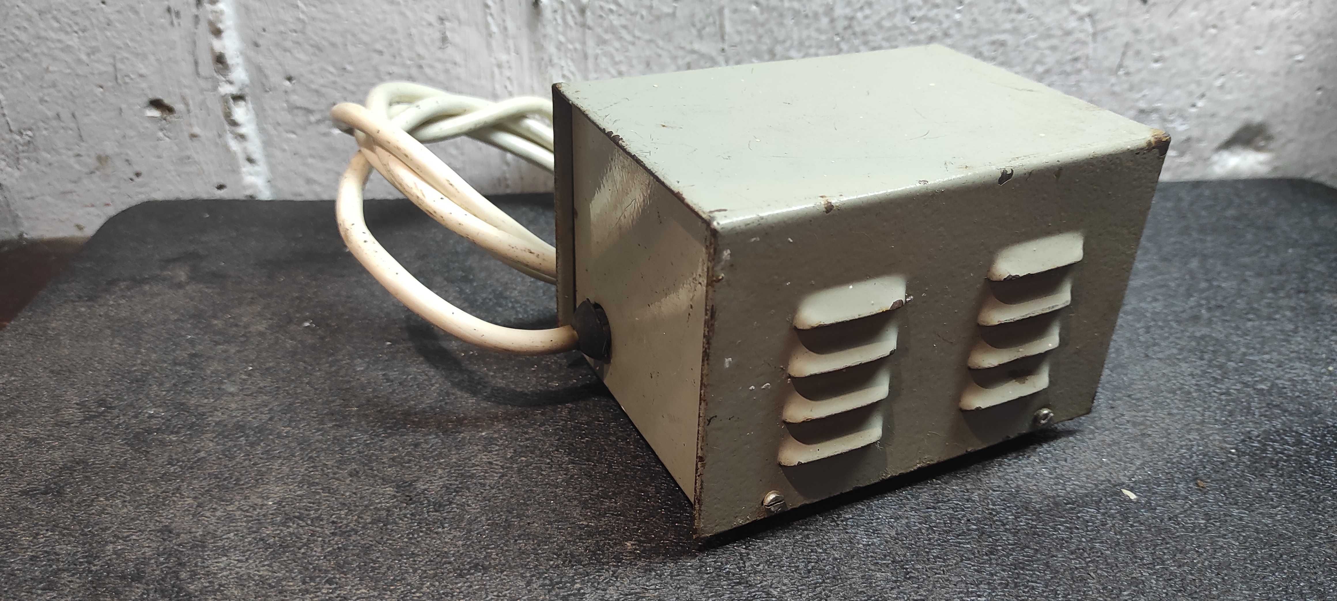 Alimentator / adaptor 220 - 110v putere 150 Wati