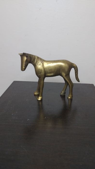 Красива статуетка на кон. Месинг.