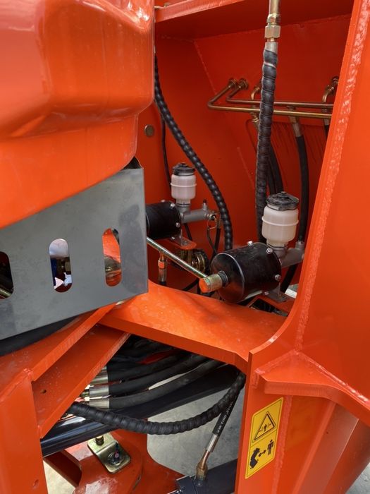 Vola / Inacarcator frontal Articulat 2000kg - Livrare din STOC!