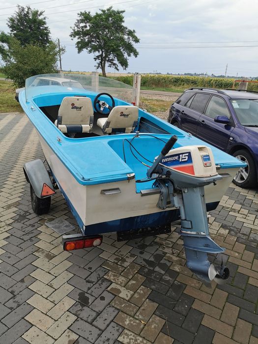 Barcă motor cu peridoc