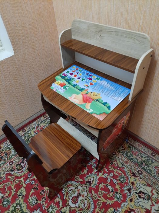 Продаю детская парта со стулом