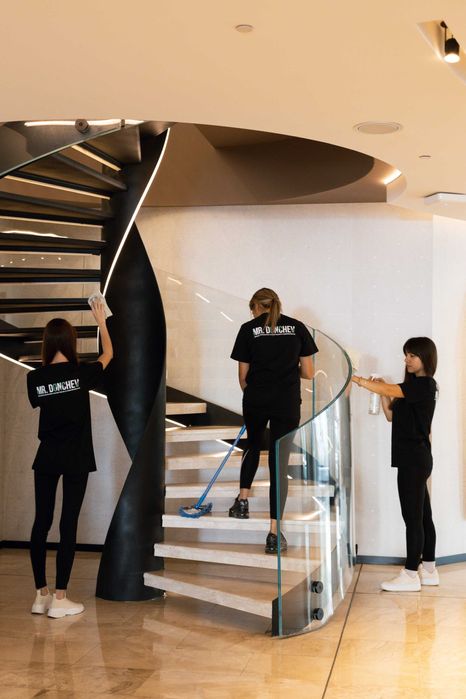 Почистване на офиси и апартаменти  от Mr. Donchev